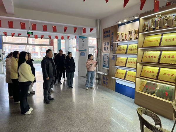 平邑县第二实验小学开展家长开放日活动