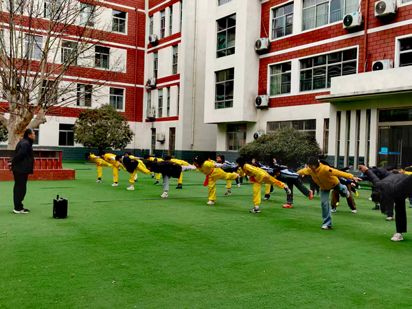 平邑县第二实验小学举行社团评比活动
