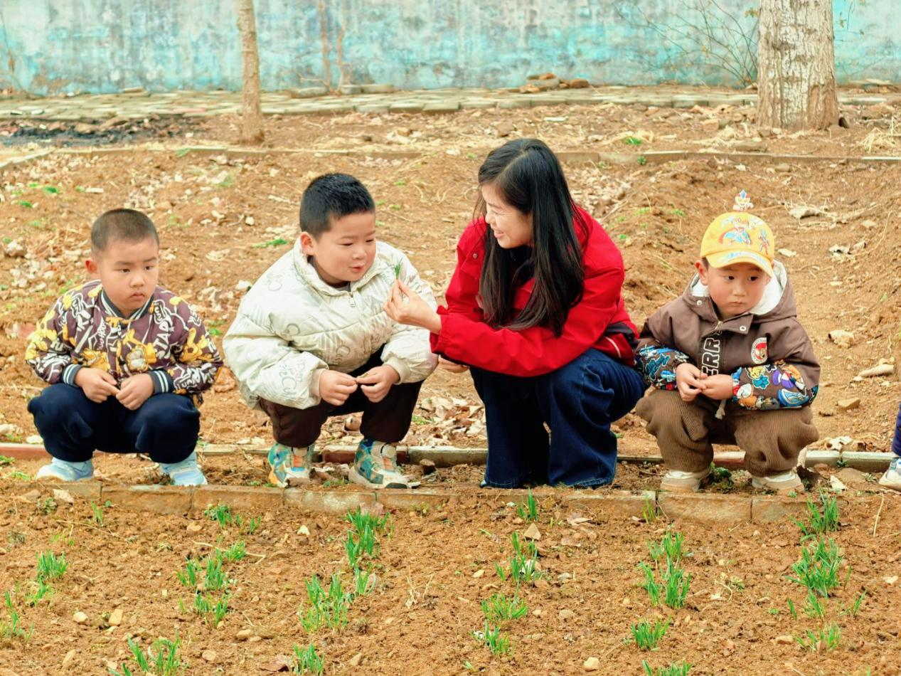 平邑县丰阳镇中心幼儿园开展惊蛰节气主题活动(图2)