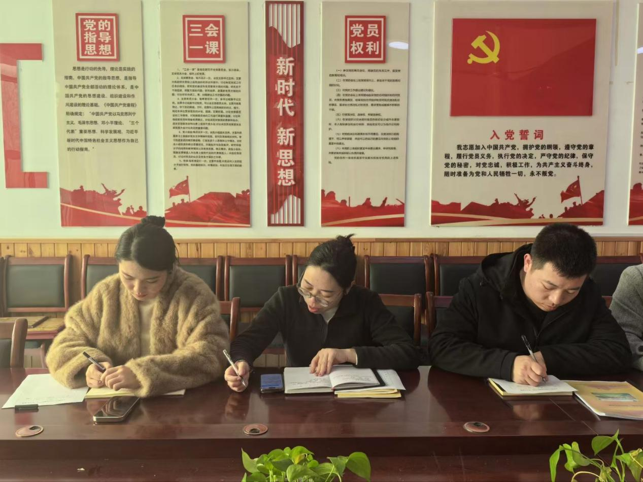 平邑县丰阳镇中心幼儿园开展新学期班级计划及落实教研活动(图2)