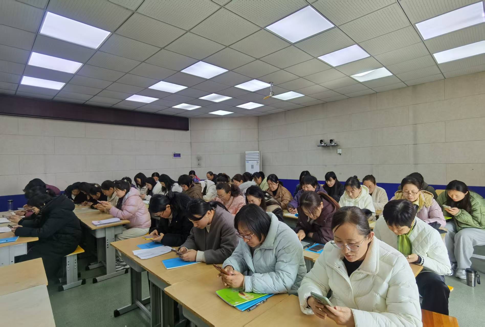 平邑兴蒙学校举行语文新课程标准监测(图2)