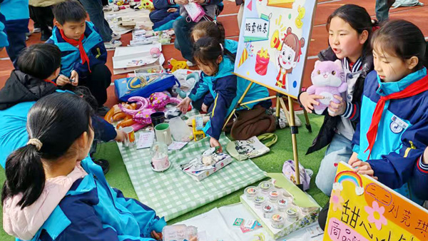 【山东平邑】实验小学文化路校区“小市场”助力“大成长”(图4)