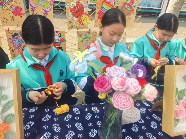 平邑县第四实验小学举办精品社团展演活动