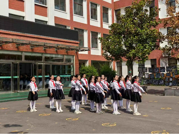 平邑县第四实验小学举办精品社团展演活动(图3)