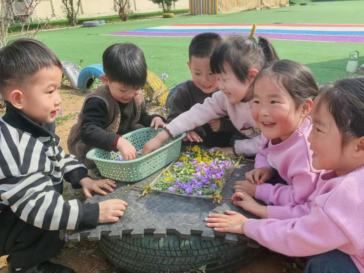 平邑县丰阳镇中心幼儿园开展“遇见春天”主题活动