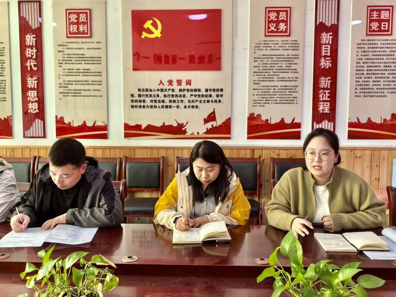 平邑县丰阳镇中心幼儿园开展春季幼儿体能锻炼与自主游戏融合教研活动(图2)