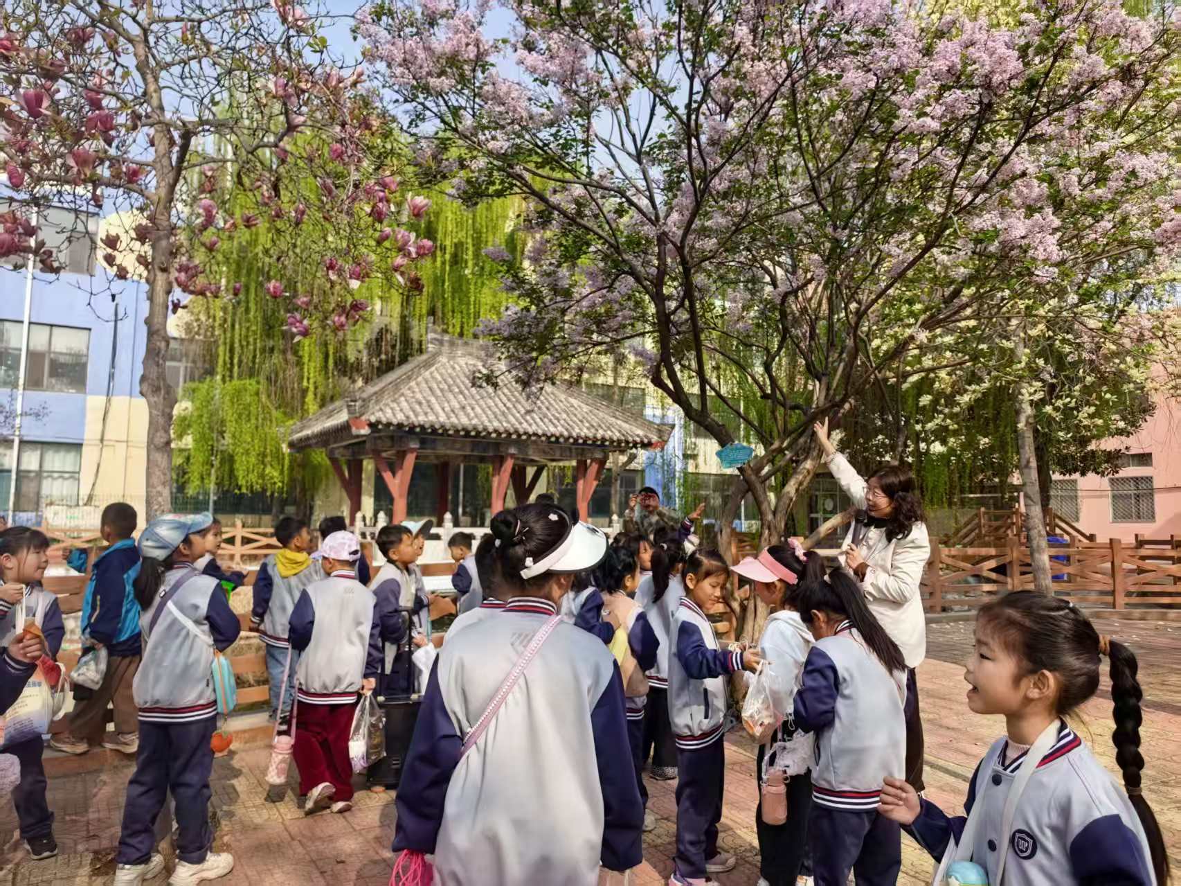 平邑兴蒙学校举办“春天的味道”美食节——二年级学子寻味享幸福