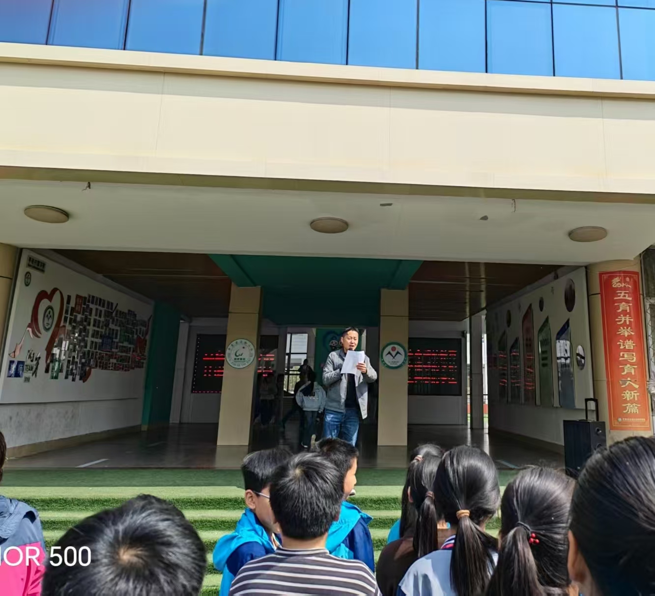 春日食光共分享 校园烟火暖童心——平邑兴蒙学校举办别开生面校园美食节活动