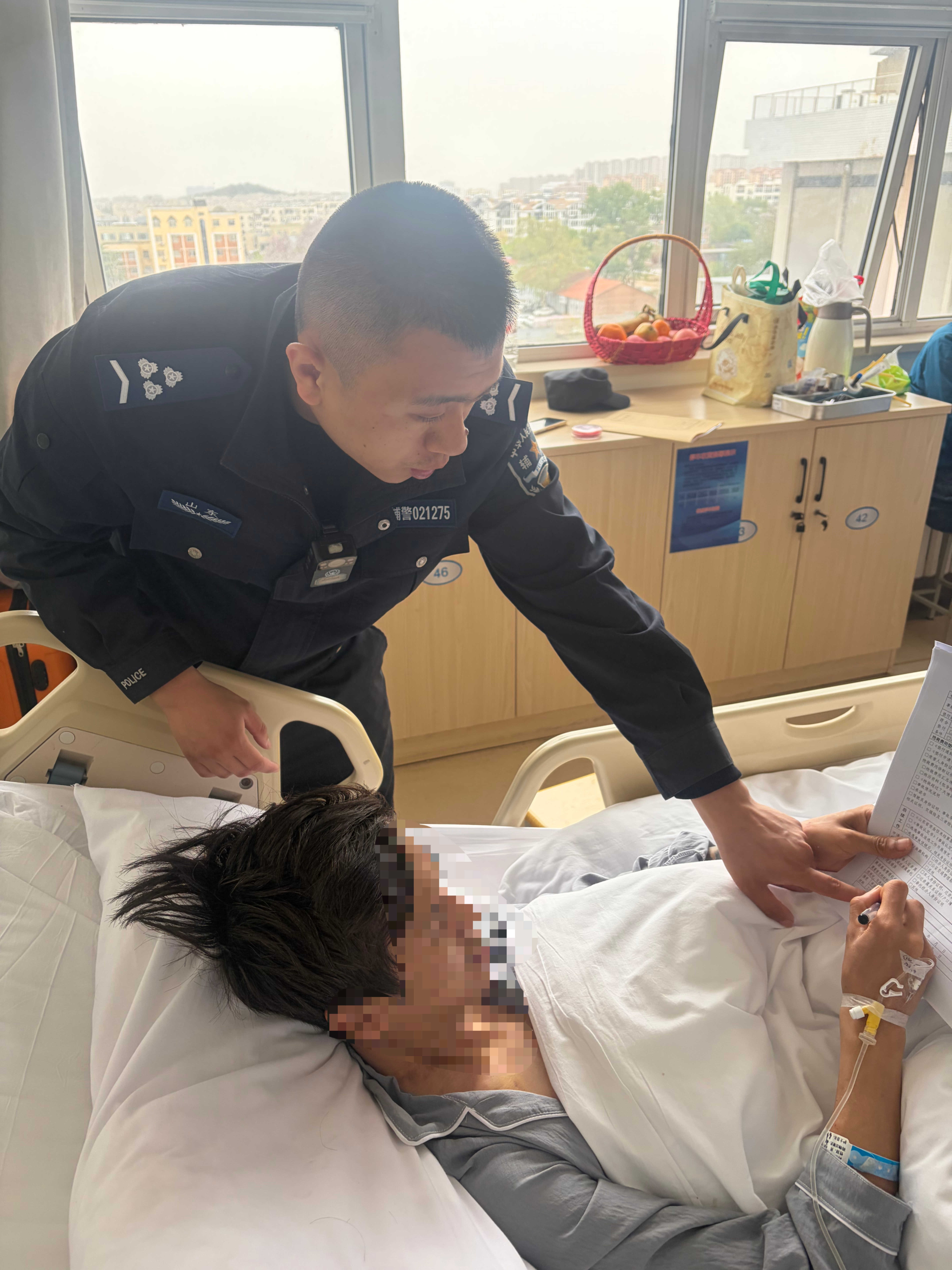 青岛李沧交管温情救助解民忧 暖心服务护平安