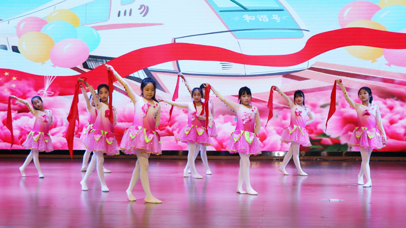 平邑县实验小学第三校区成功举办庆“六一”文艺汇演(图7)