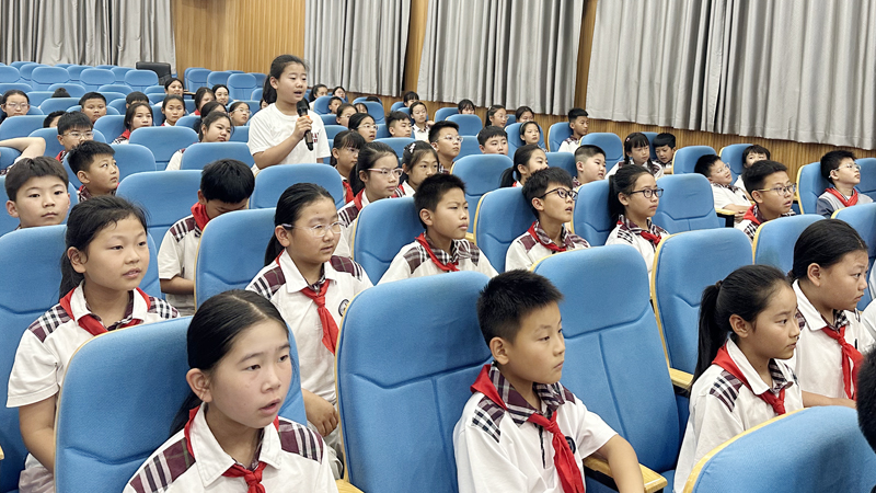 沂蒙文学大讲堂走进平邑县实验小学(图3)