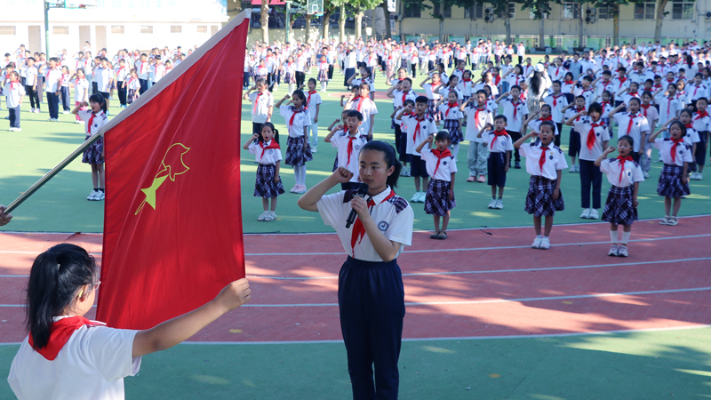 【山东平邑】实验小学举行2026年少先队分批入队仪式