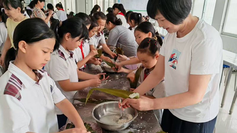 【校园动态】平邑县实验小学文化路校区端午实践育人润童心(图3) 【校园动态】平邑县实验小学文化路校区端午实践育人润童心(图3)