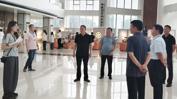 【县区前沿】平邑县实验小学走进县中医院研学基地考察交流(图1) 【县区前沿】平邑县实验小学走进县中医院研学基地考察交流(图1)