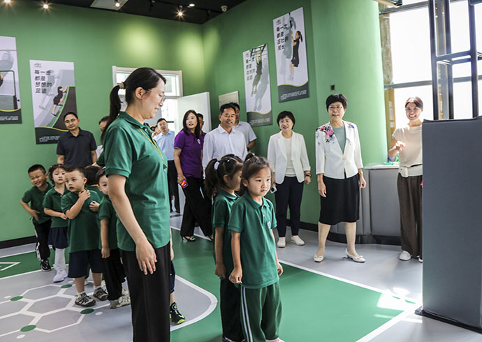 陈海玲一行到平邑县启航幼儿园视察工作