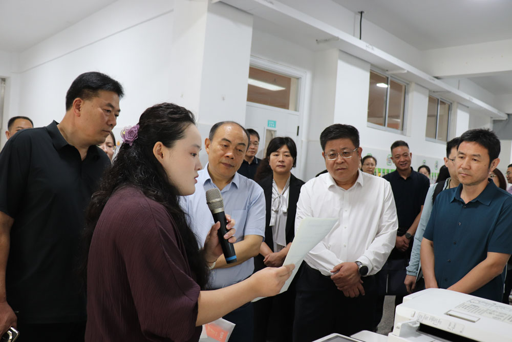 省教科院到平邑县第三实验小学开展专项调研(图6)