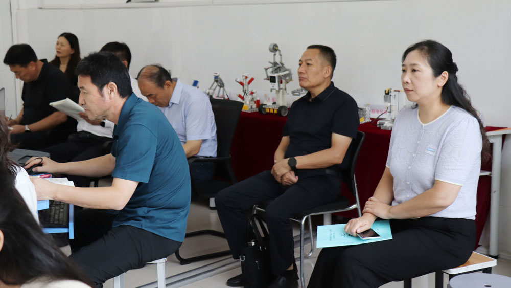 省教科院到平邑县第三实验小学开展专项调研(图11)