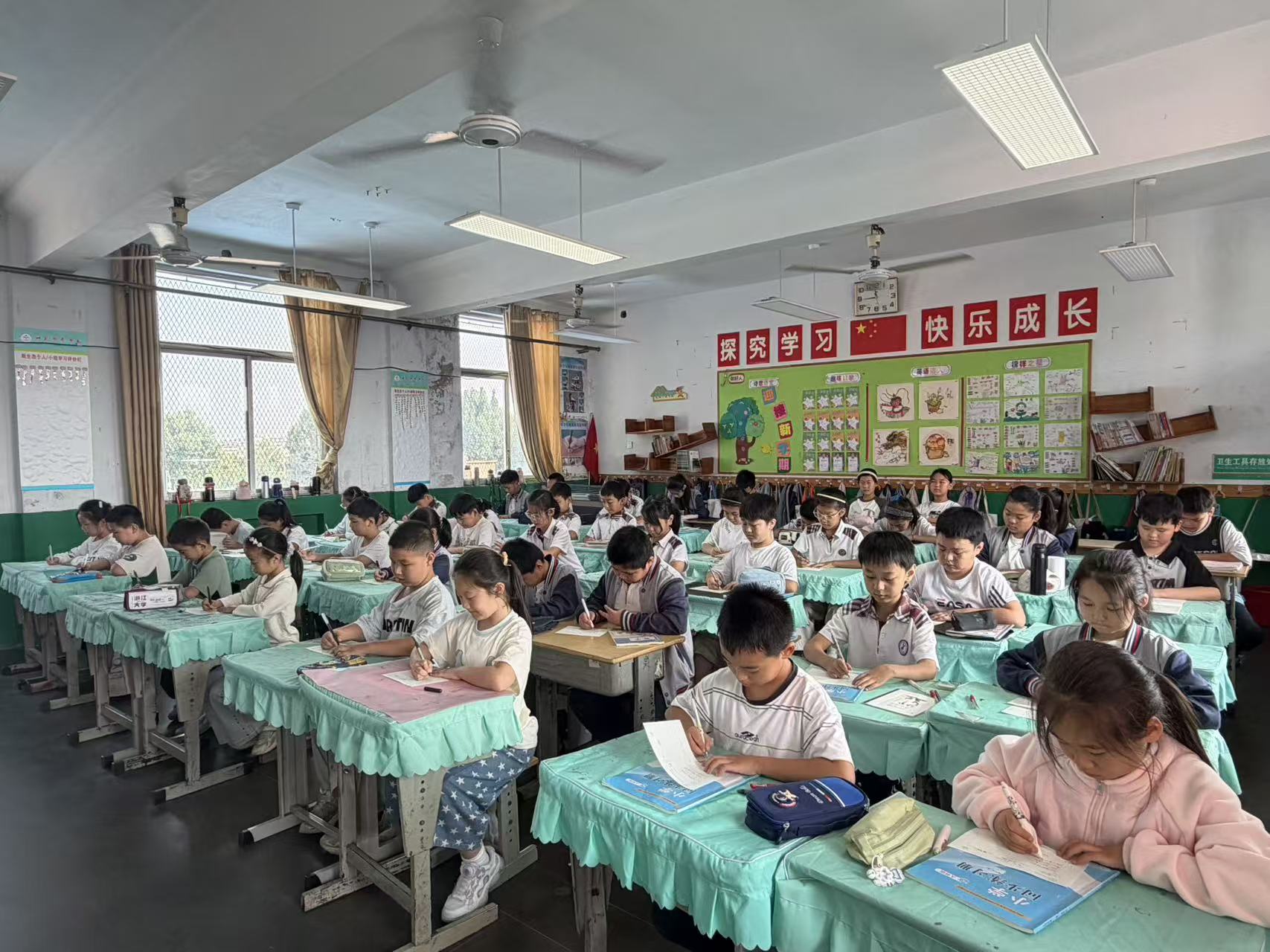 笔落求真 数润心田 ——平邑兴蒙学校开展数学书写专项比赛