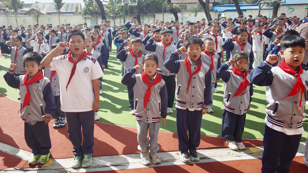 【山东平邑】实验小学文化路校区举行新队员入队仪式(图3)
