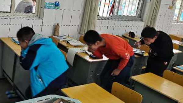 疏散、消防常态化  平邑县实验小学练的“好”(图2)