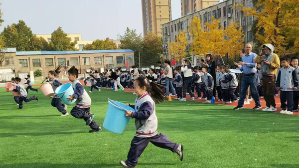 山东平邑：实验小学教育集团 举办“童筑梦想 幸福成长”趣味运动会