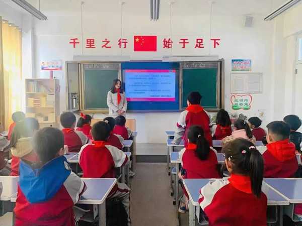 学雷锋 正当时(图1)