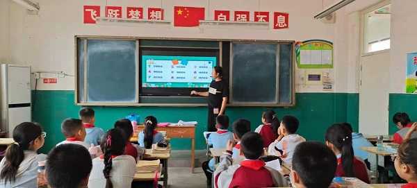 “开学第一课”安全主题教育形式多样(图1)