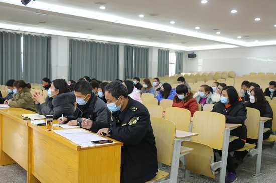 柏林镇学校食堂食品安全培训会在柏林镇中心校举行(图1)