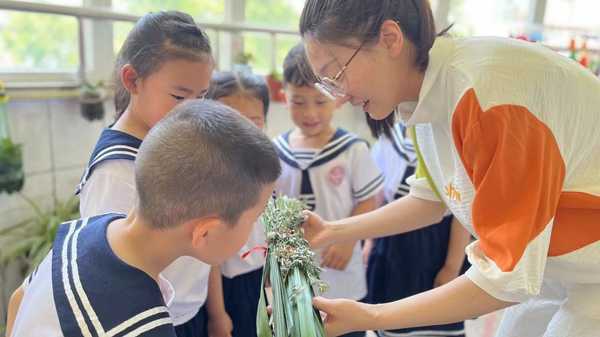 山东平邑：附属幼儿园“粽”享欢乐(图2)