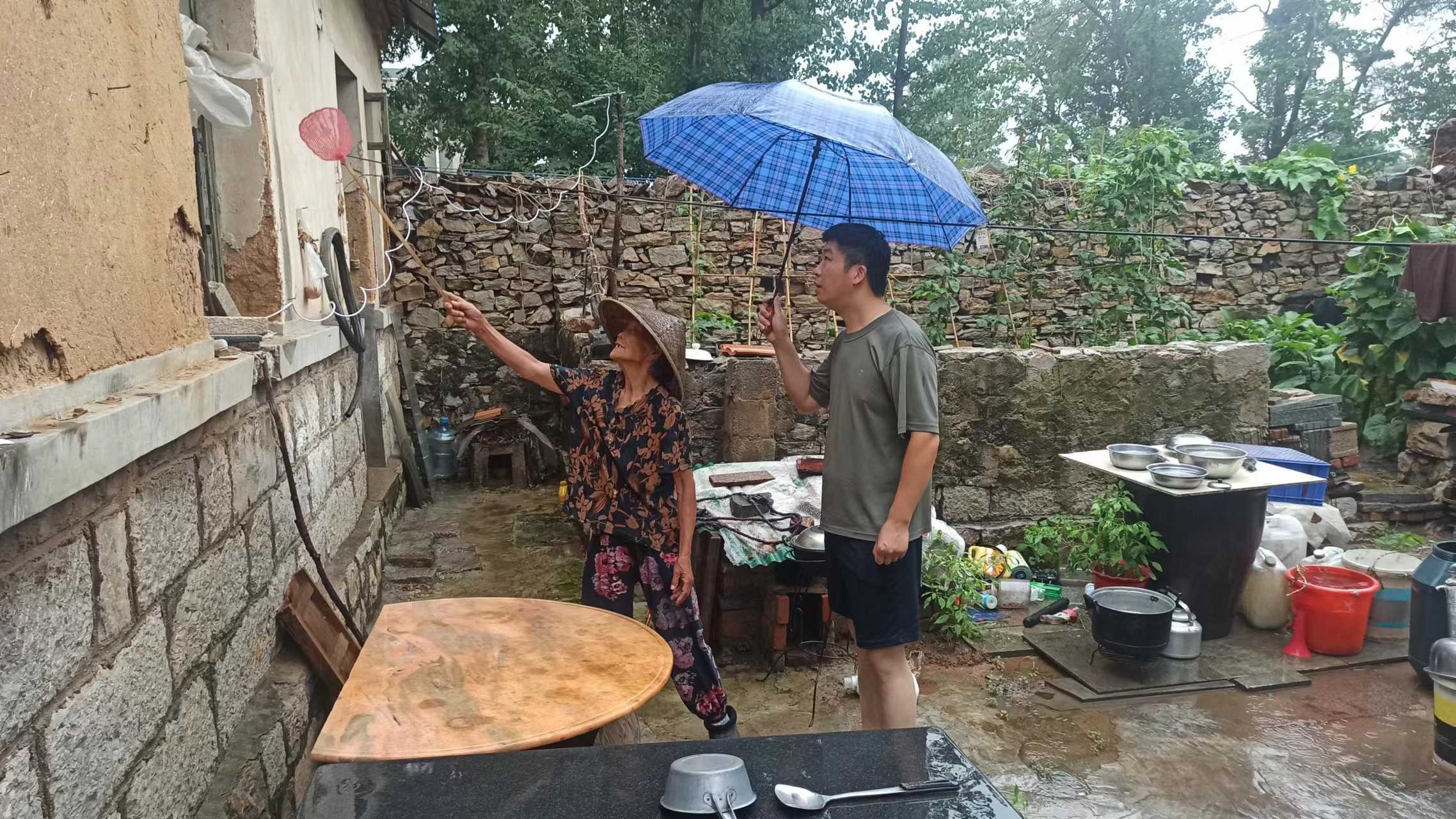 平邑街道：“汛”速出击、全力以赴防范强降雨(图3)