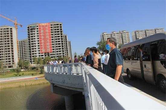 观摩学习再提升 凝心聚力促创建--平邑街道召开城市建设观摩会(图3)