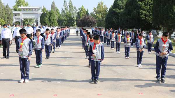 山东平邑：举行烈士纪念日公祭活动(图1)