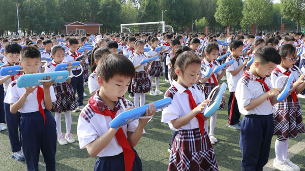 山东平邑：实验小学教育集团迎接县小学教学视导(图5)