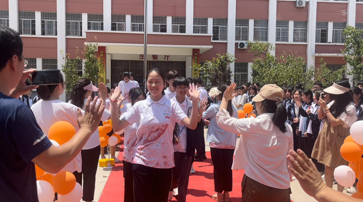 平邑县地方二中隆重举行中考壮行出征仪式(图2)