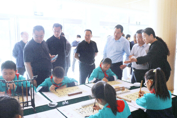 全县“双姿”现场观摩会走进平邑县第四实验小学(图2)