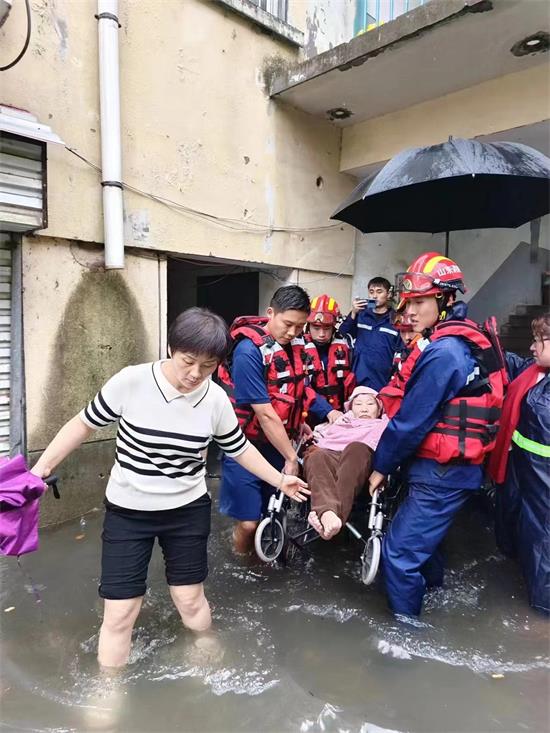 以“迅”应“汛”无惧风雨！平邑街道全力以赴做好强降雨防范应对工作(图2)