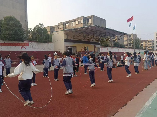 童心跃动，‘绳’采飞扬”—平邑兴蒙学校举行花样跳绳比赛活动