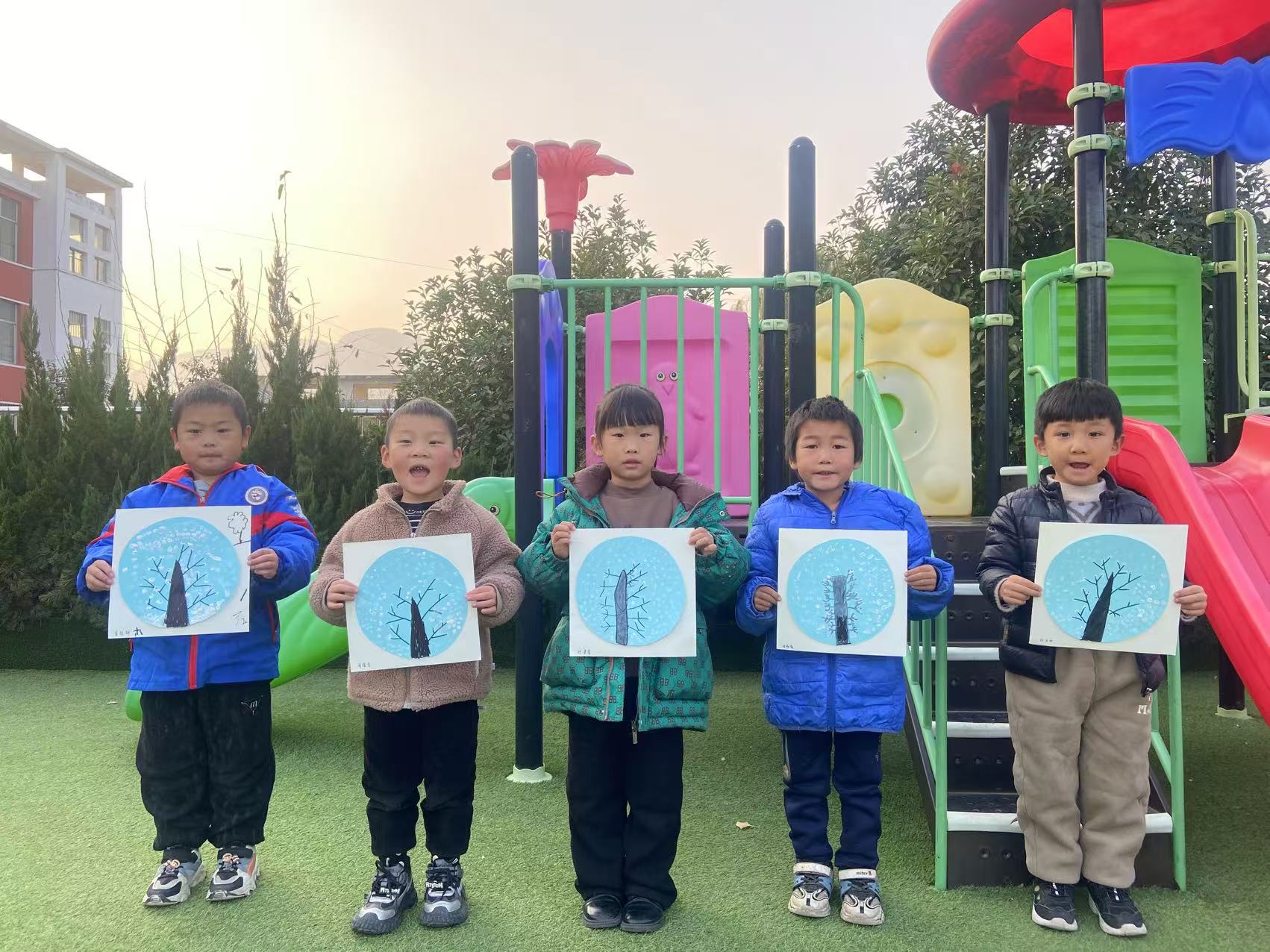 地方镇王崮山完小幼儿园开展大雪节气活动